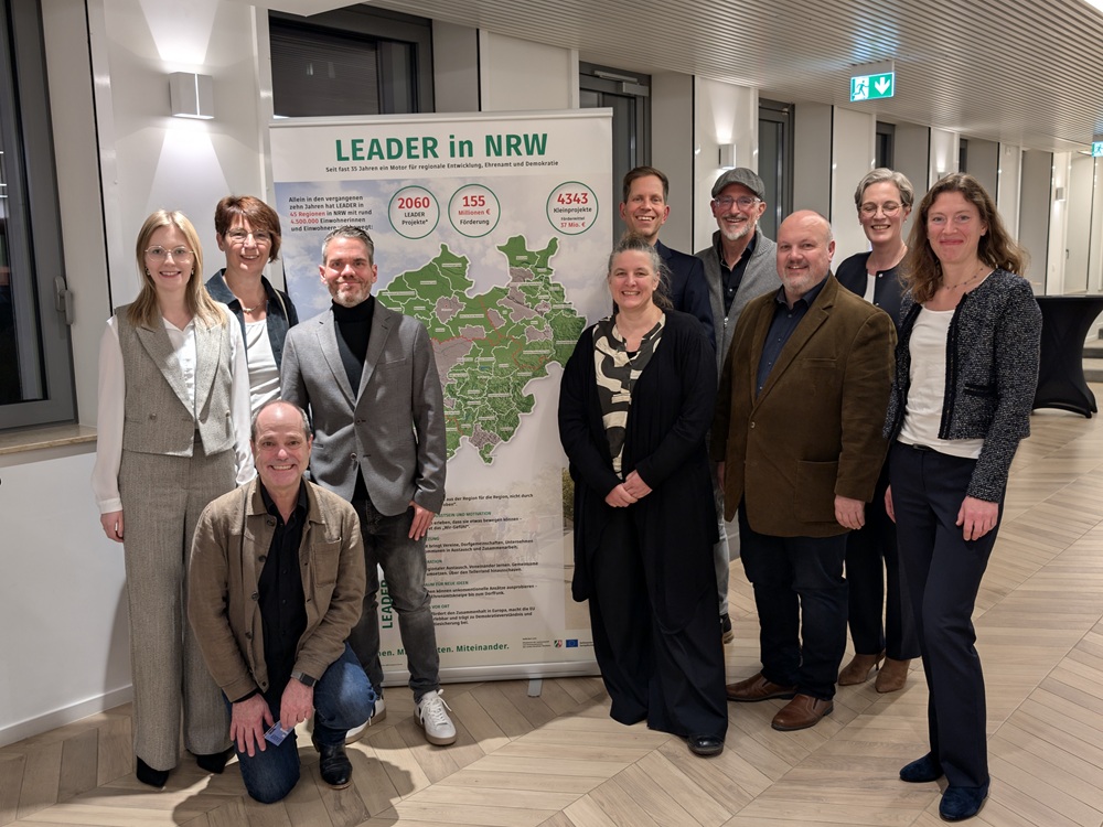 pxl_20251203_192957472 pxl_20251203_192957472